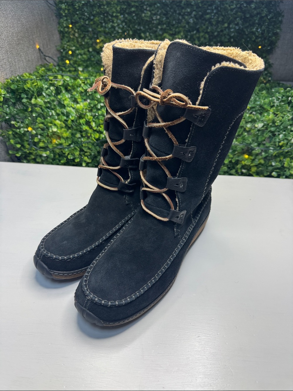 Timberland Black Faux-Suede Lace-Up Winter Boots with Cream Lining